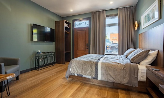 Harwich Hotel | Lux Hotel