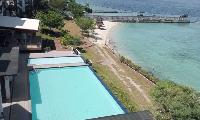 Davao Condo | Luxurious 2 bedroom, 2bath right on the beach