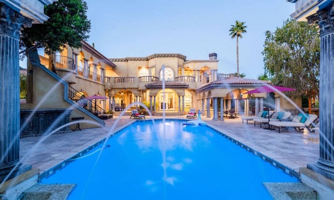 Carefree House | Lux Scottsdale/Carefree family retreat golf pool