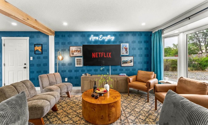 Highlands House | Luxe 5BR Hot Tub Theater Bocce Game Room Pets