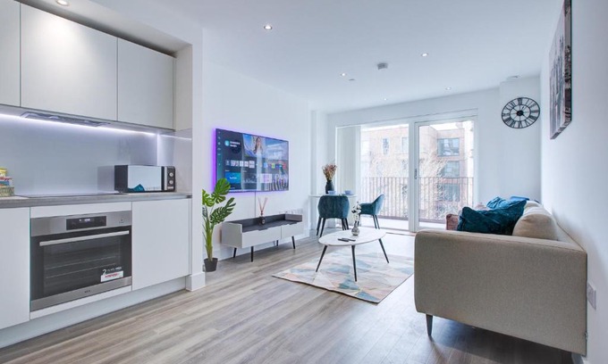 Royal Docks Apartment | Luxe Apartment by Excel