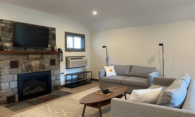 Great Barrington Apartment | Luxe Berkshires Ski Retreat w/Fireplace, King Bed, Chef's Kitchen, Washer/Dryer