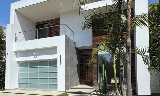 Beverly Grove House | Luxe Beverly Grove Villa Private Pool & Style