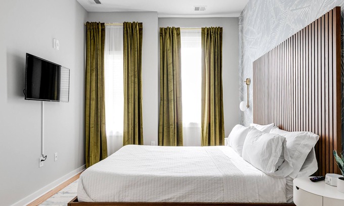 Church Hill Apartment | Luxe Decor & Private Balcony in Grandiose District