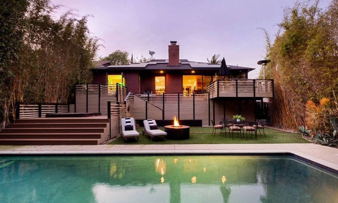 Los Feliz House | Luxe Getaway Stylish Oasis by Griffith Park with a large private swimming pool