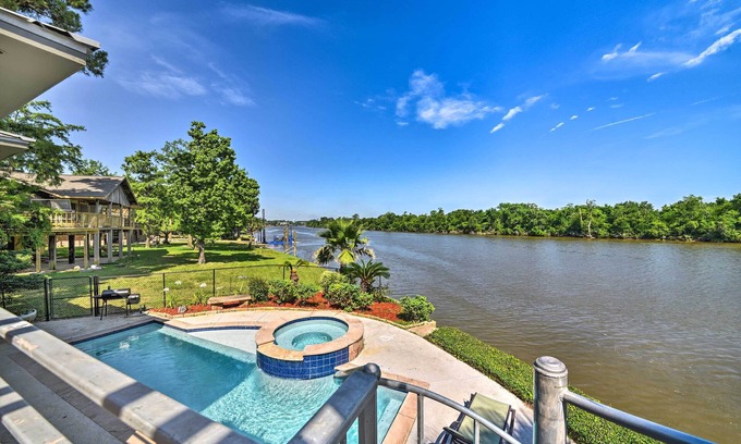 Barrett House | Luxe Houston Home on Riverfront w/Pool & Hot Tub!