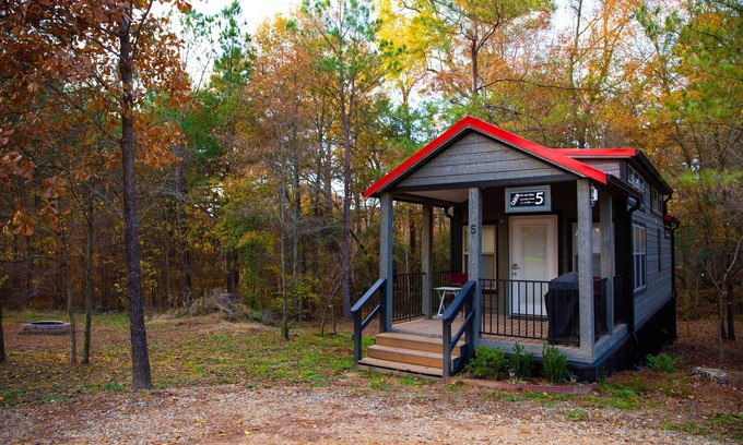 Mount Vernon Cabin | Luxe Lake house - 1 Bed/2 Bed Loft