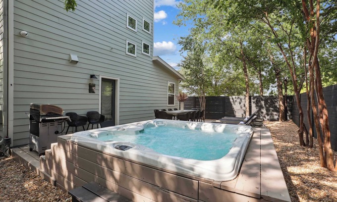 Austin House | Luxe Lone Star Oasis, near Downtown | Hot Tub