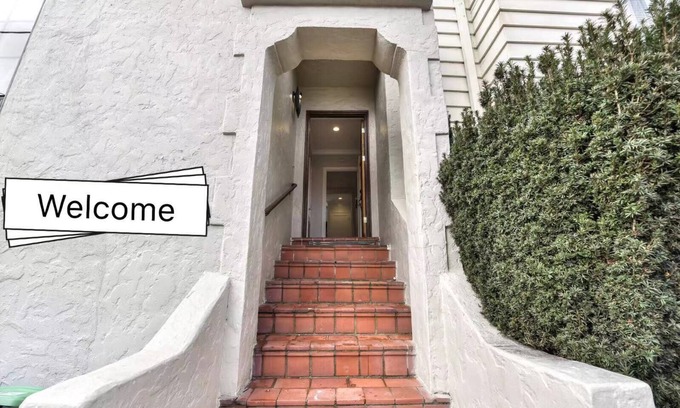 Outer Mission House | LUXE-Newly Remodeled 2BR With City View in SF(Bart/muni)