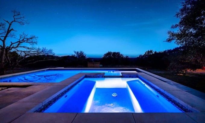 West Oak Hill House | Luxe Ranch Life-Heated Pool-Spa. 10 Min Downtown!