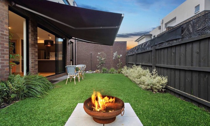 Capel Sound House | Luxe townhouse, one street back from the beach, holiday perfection (sleeps 6)