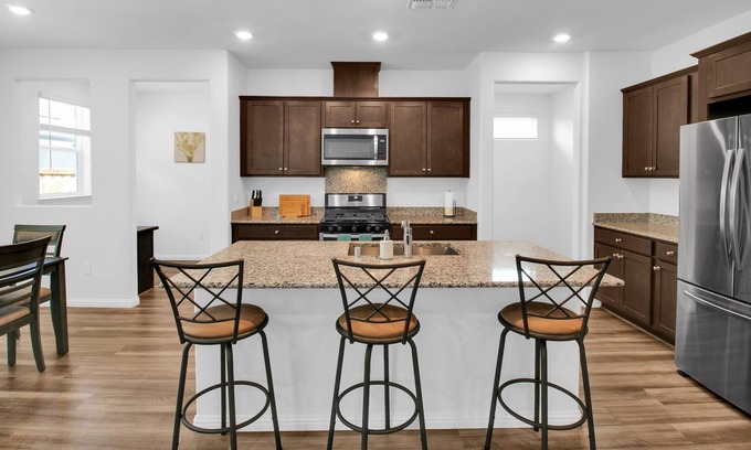 Brentwood House | LuxeAM4: Modern, Sleek 4BR, Brand New & Stylish