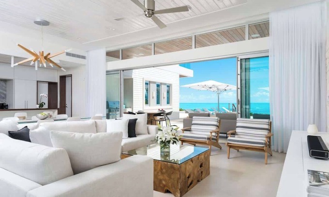 Venetian Road Settlement Villa | Luxurious Oceanfront Villa | Infinity Pool, Views