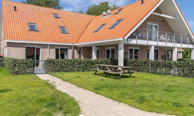 Nes Apartment | Luxurious 24-person apartment on Ameland