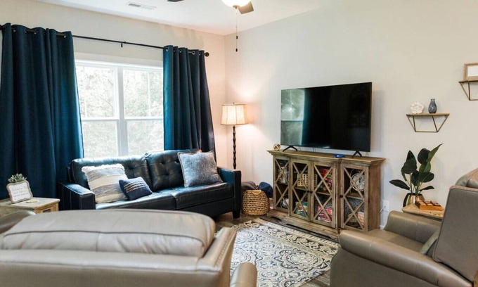 Forest Condo | Luxurious 2BR Condo with Private Outdoor Patio
