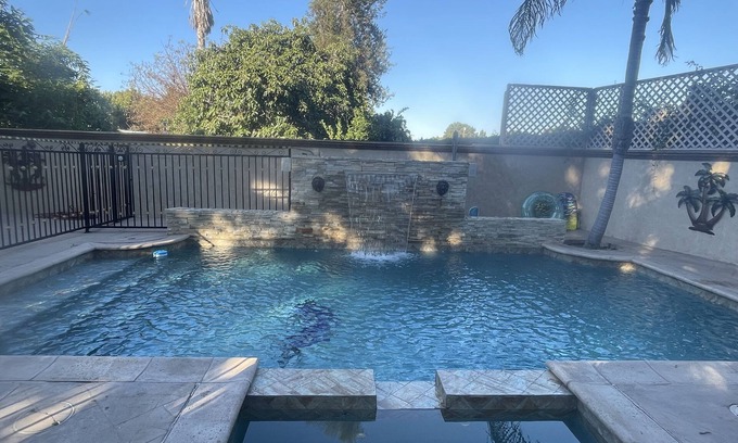 Del Rey House | Luxurious 3 BD in Culver City with Pool& Hot Spa