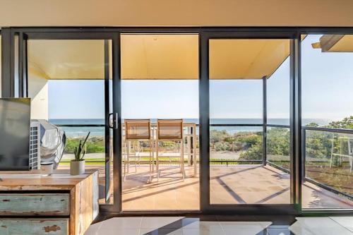 West Lakes Shore Apartment | Luxurious 3 bedroom beachfront - panoramic views