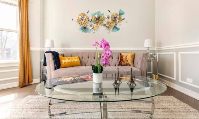 Greater Grand Crossing Apartment | Luxurious 3 Bedroom Getaway