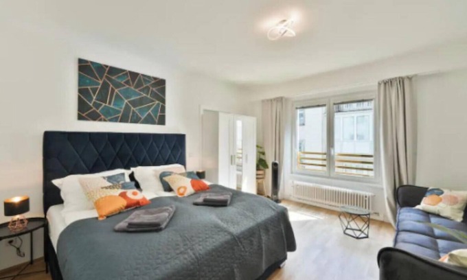Innere Stadt Apartment | Luxurious 3-Bedroom Getaway in the Heart of Vienna Near Stephansplatznnnnnnn