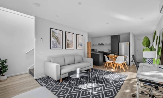 Hadfield House | Luxurious 3-Bedroom Retreat