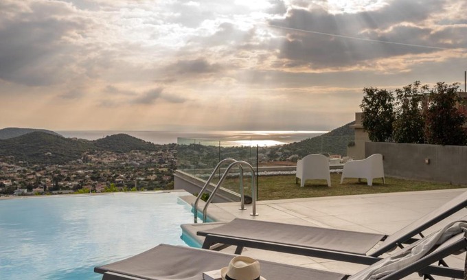Anavyssos House | Luxurious 4bd Villa with outstanding view