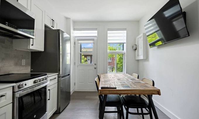 Sainte-Marie Apartment | Luxurious 4BR with Sunny Deck Balcony