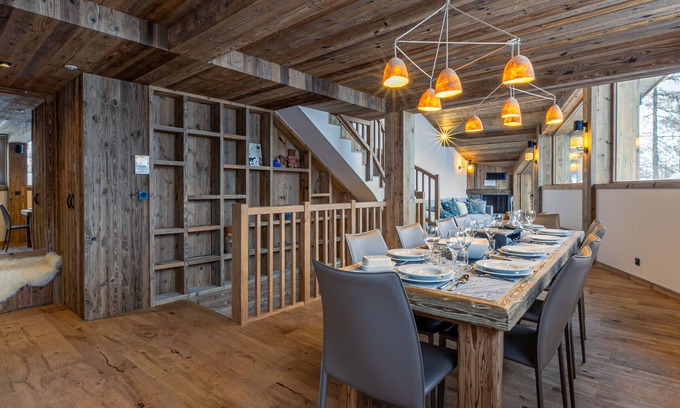 Val-d'Isere Apartment | Luxurious 5-Bedroom Chalet Apartment with Panoramic Mountain View, Wi-Fi, and Garage