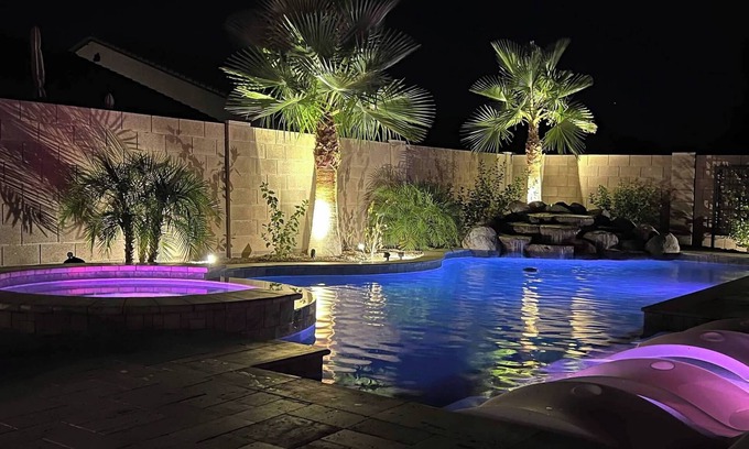 Canyon Trails West House | Luxurious 5-Bedroom House with 3 King Beds & Resort-Style Pool!