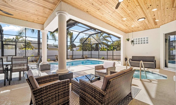 Palm Coast House | Luxurious 5-Bedroom Retreat with Pool