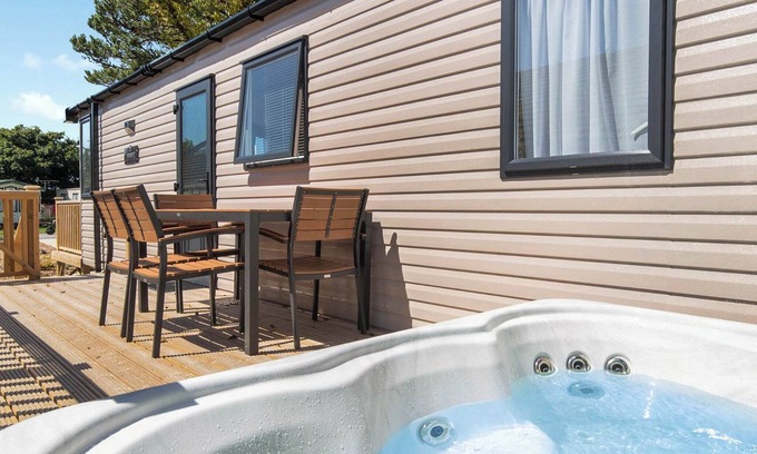 Kilgetty House | Luxurious and contemporary caravan.
