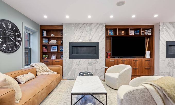 Back Bay East House | Luxurious and Spacious Townhome in the heart of Boston