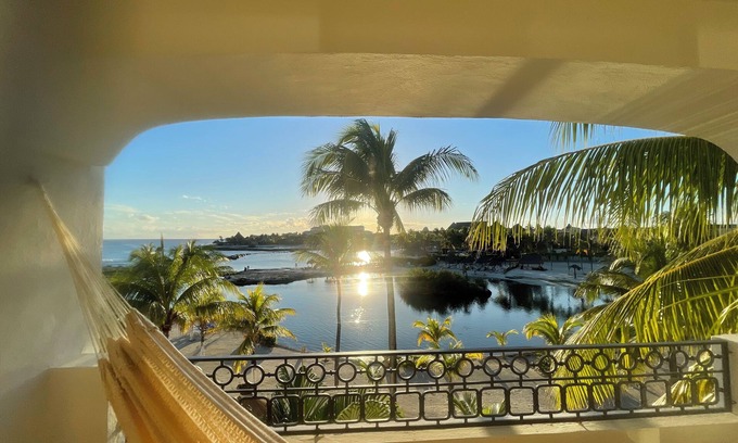 Puerto Aventuras Condo | Luxurious beachfront condo on Riviera Maya, 2 bdrm, large balconies, 1575 sq ft