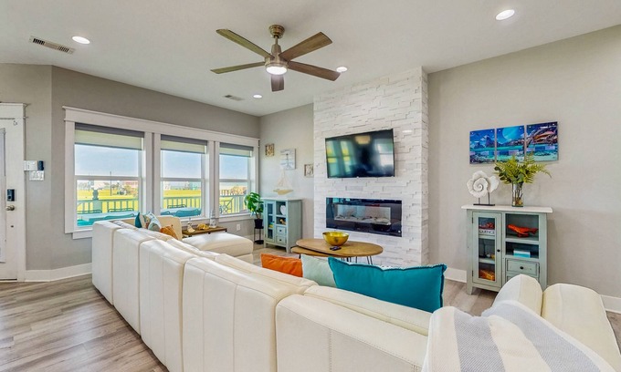 Indian Beach House | Luxurious beach house with outdoor dining and elegant design - steps to beach