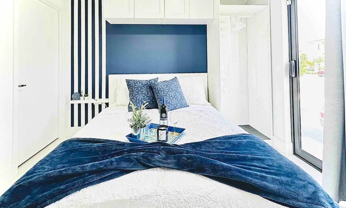 Florida City Apartment | Luxurious Blue Studio! The Keys, Everglades, Biscayne N. Park, Redlands & Miami