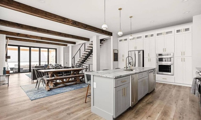 Meridian-Kessler House | Luxurious Broad Ripple Home