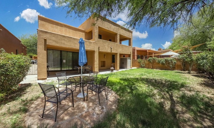 Tucson House | Luxurious, Clean&Comfy|King Bed|Garage|AC|PetsOk