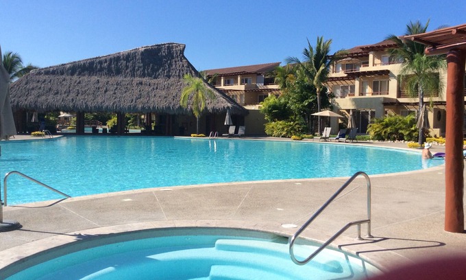 Nuevo Vallarta Condo | Luxurious Condo in World Renowned El Tigre Golf Resort