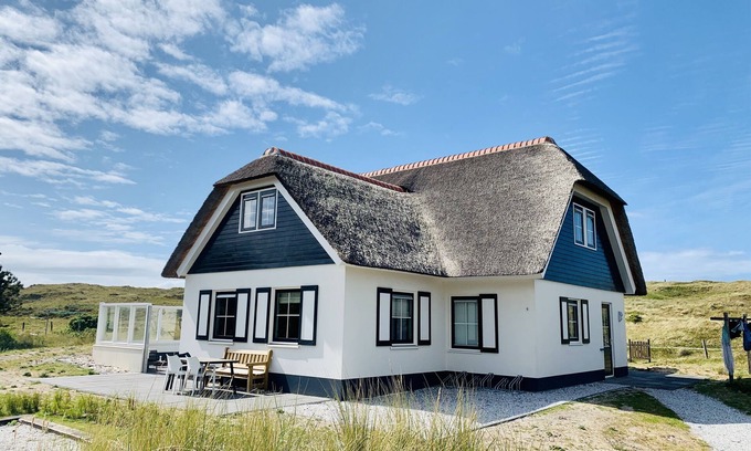 Hollum Villa | Luxurious dune villa on a walking distance to the beach with lighthouse view