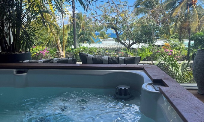Pointe aux Canonniers Apartment | Luxurious duplex with sea view near the beach