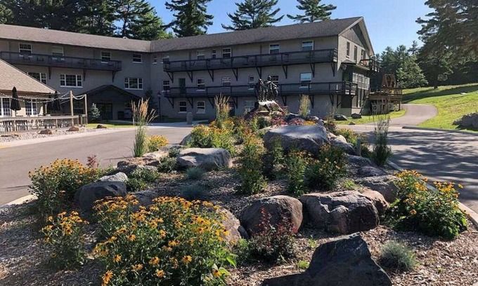 Iron Mountain House | Luxurious Family Lodge | Mountain Retreat
