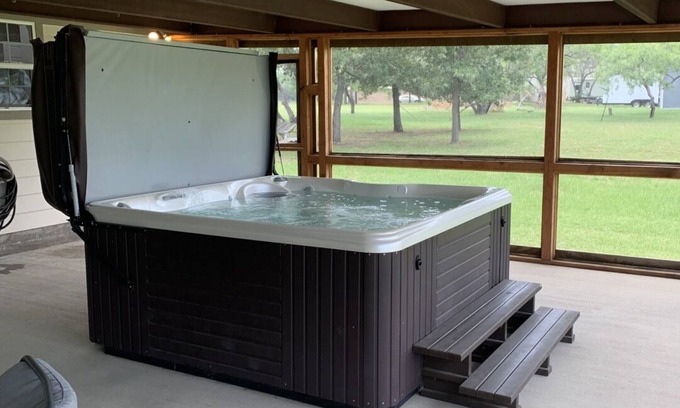 StarCrest Estates House | Luxurious, fishing, riding boat and fun at Richland Chambers at Lake front home