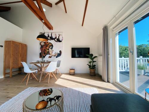 Wassenaar Apartment | Luxurious historical Loft close to the beach!
