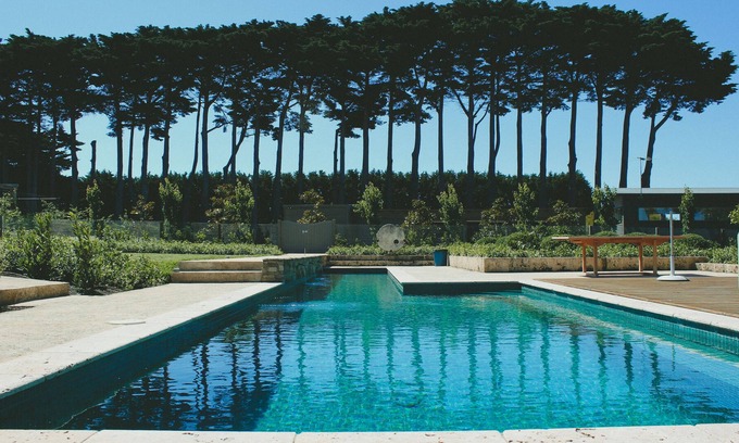 Shoreham House | Luxurious house, tennis court, pool, panoramic views, ocean views walk to beach