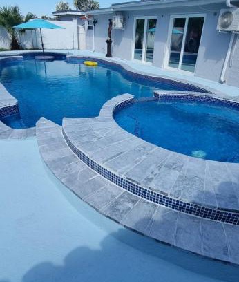 Miami Gardens House | Luxurious House With Bautiful Pool HEATER INCLUID