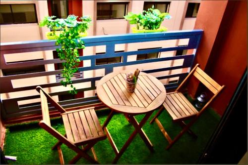 Hivernage Apartment | Luxurious KING Bed SUITE W/POOL. Well centered.