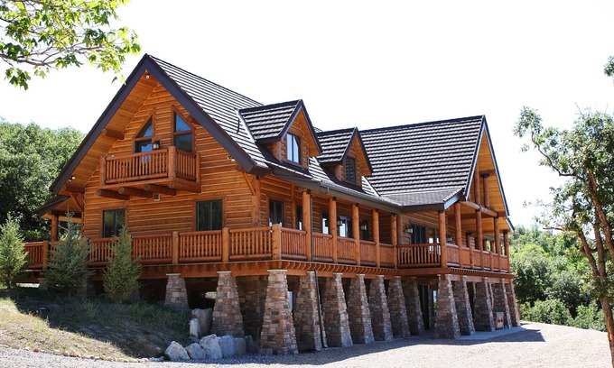 Fairview Cabin | Luxurious Mountain lodge for corporate retreats or large/ family gatherings