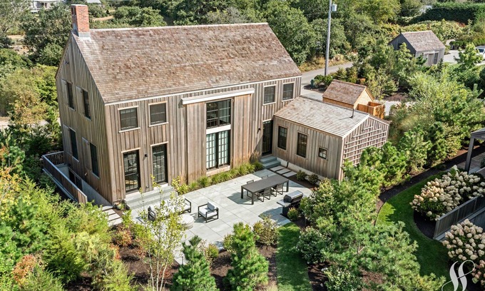 West of Town House | Luxurious New Construction with Designer Interiors