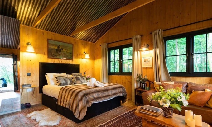 Clachan of Campsie Cabin | Luxurious Off-Grid Cabin Retreat in Glasgow