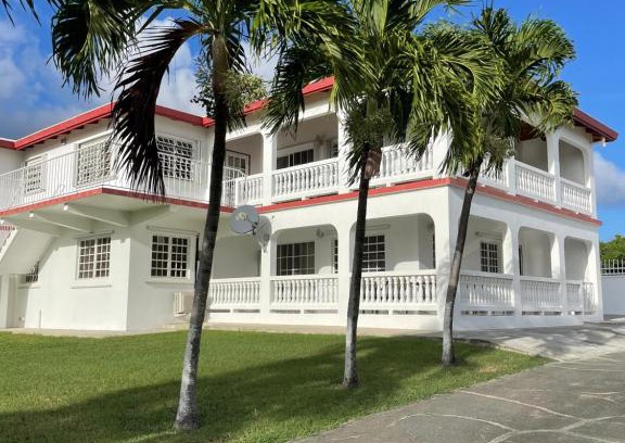 Estate Body Slob South House | Luxurious One and Two Bedroom Villa