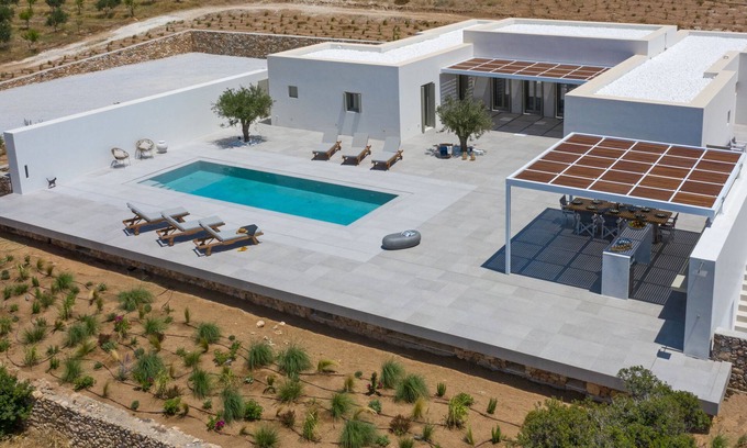Paros Villa | Luxurious, peacefull villa near Naousa